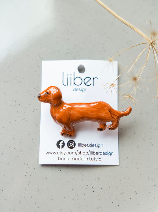 Piespraude - BRŪNAIS TAKSIS