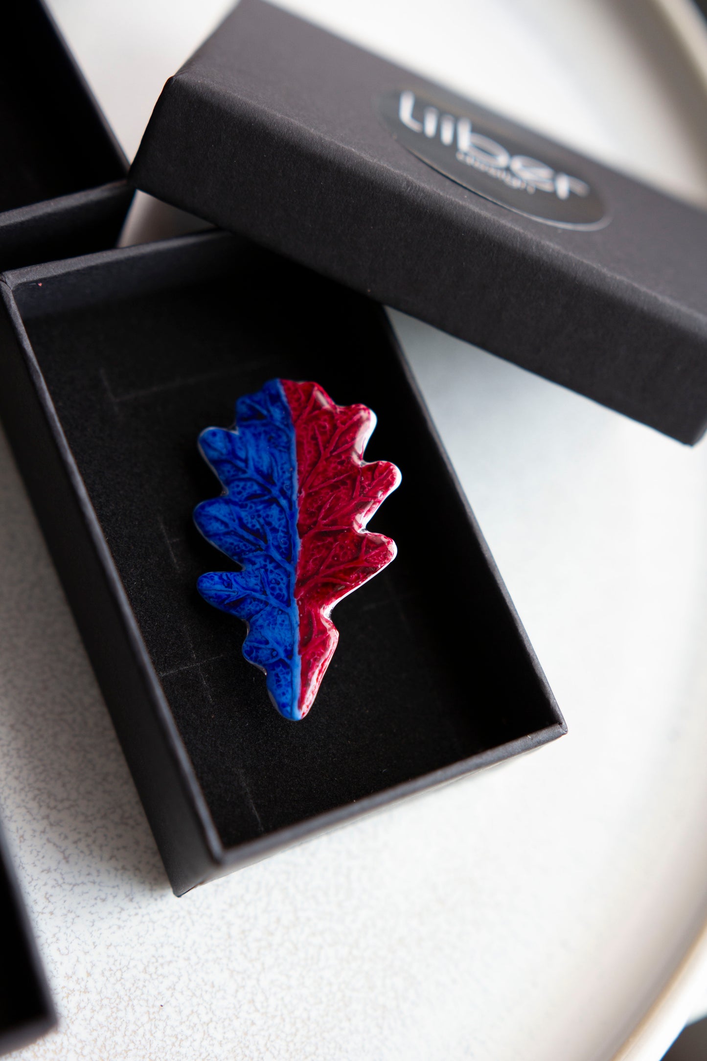Latvian collection pin - OAK LEAF