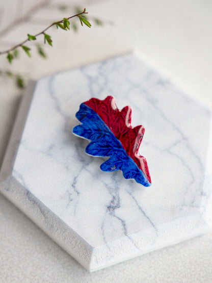 Latvian collection pin - OAK LEAF